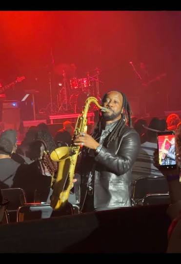 Chris Mitchell in concert